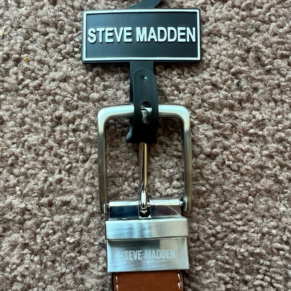 Steve Madden Black and Silver Belt